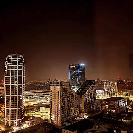 Amazing View Downtown In Panorama City On 20th Floor With Parking *