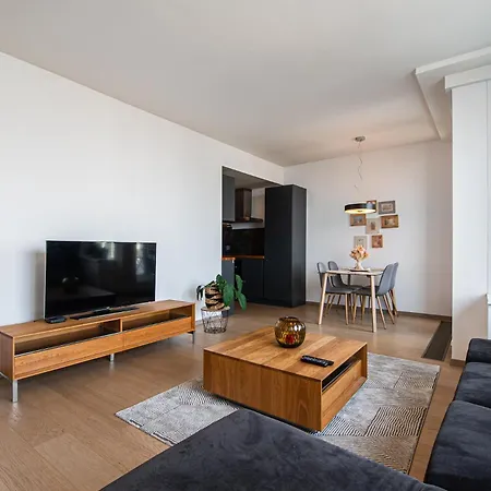 Amazing View Downtown In Panorama City On 20th Floor With Parking Daire
