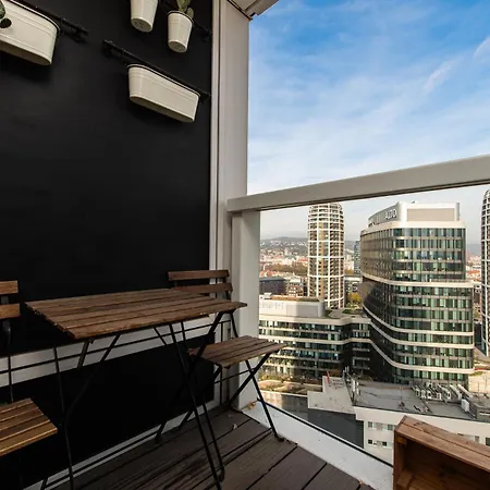 Amazing View Downtown In Panorama City On 20th Floor With Parking Daire