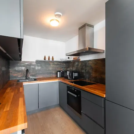Amazing View Downtown In Panorama City On 20th Floor With Parking Bratislava