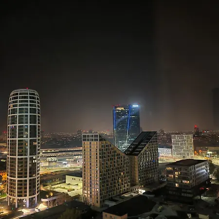 Amazing View Downtown In Panorama City On 20th Floor With Parking